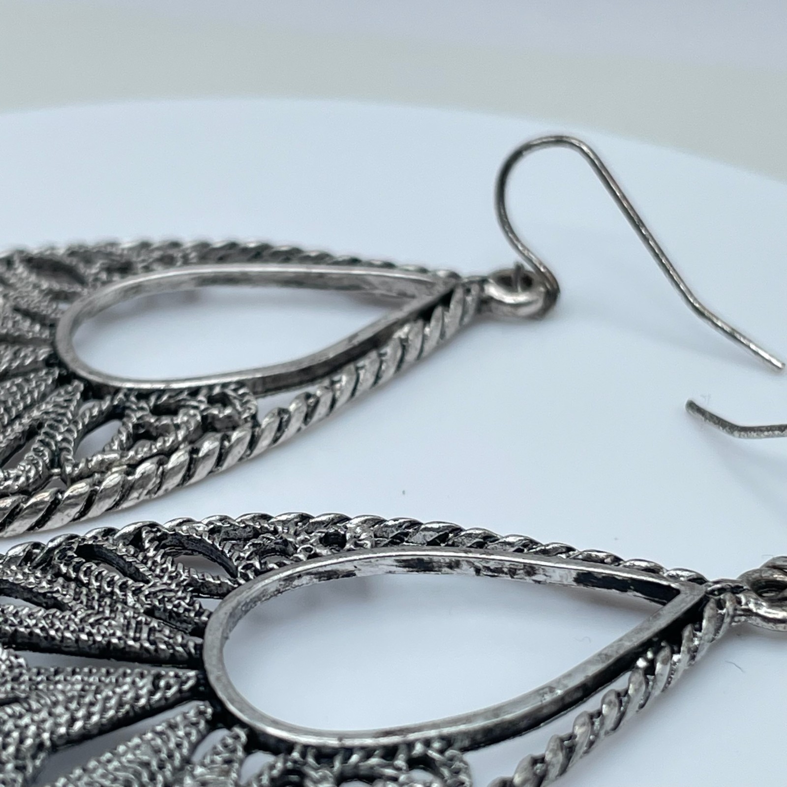 Vintage 90s Silver Tone Filigree Teardrop Dangle Earrings Boho Fashion Jewelry