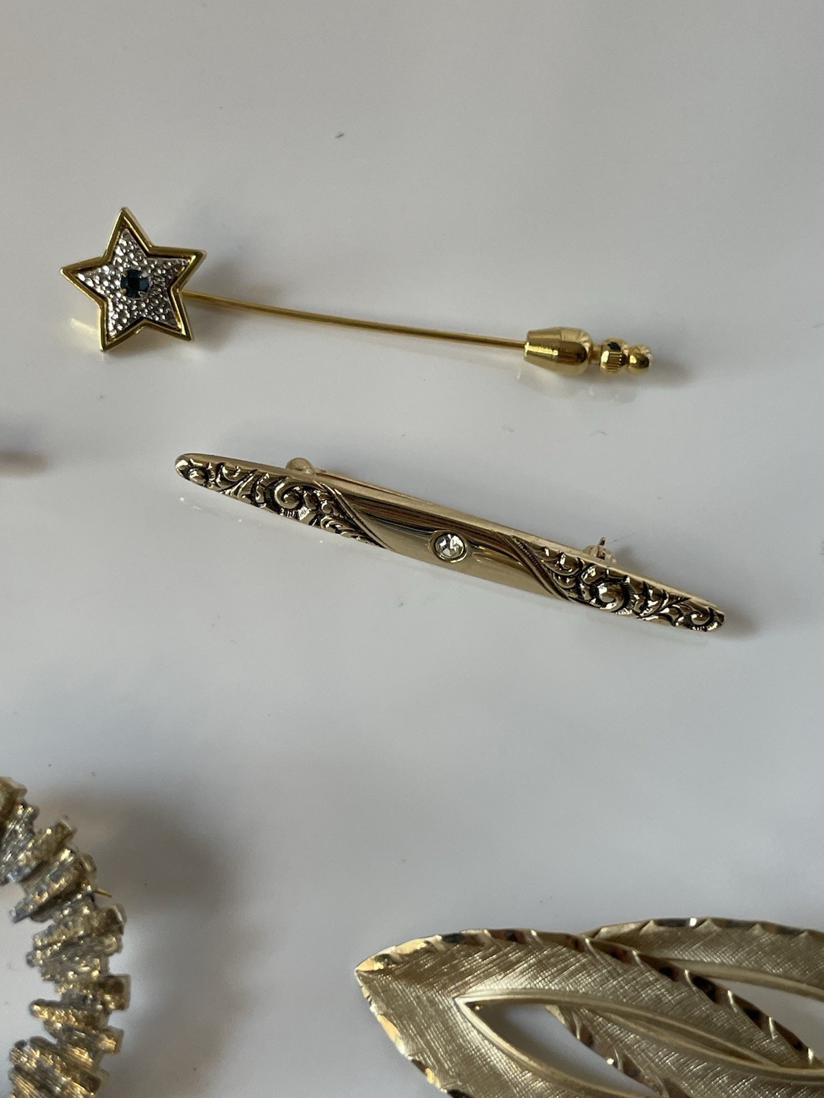 Lots Of Brooches/ Pins See Pictures Details/ Wear