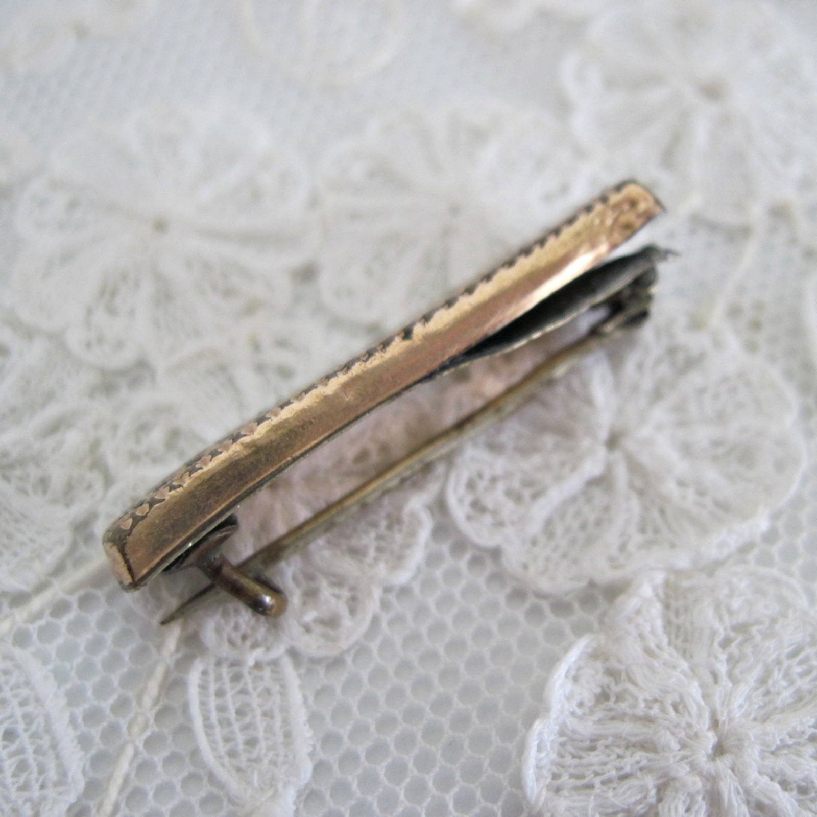 Antique Victorian Taille d’Epargne Black Enamel Rolled Gold Bar Pin Brooch READ