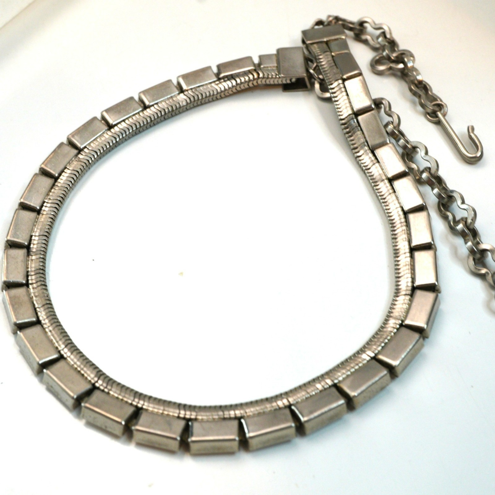 Vintage Modernist Silver-Tone Geometric Chain Link Choker Necklace Adjustable