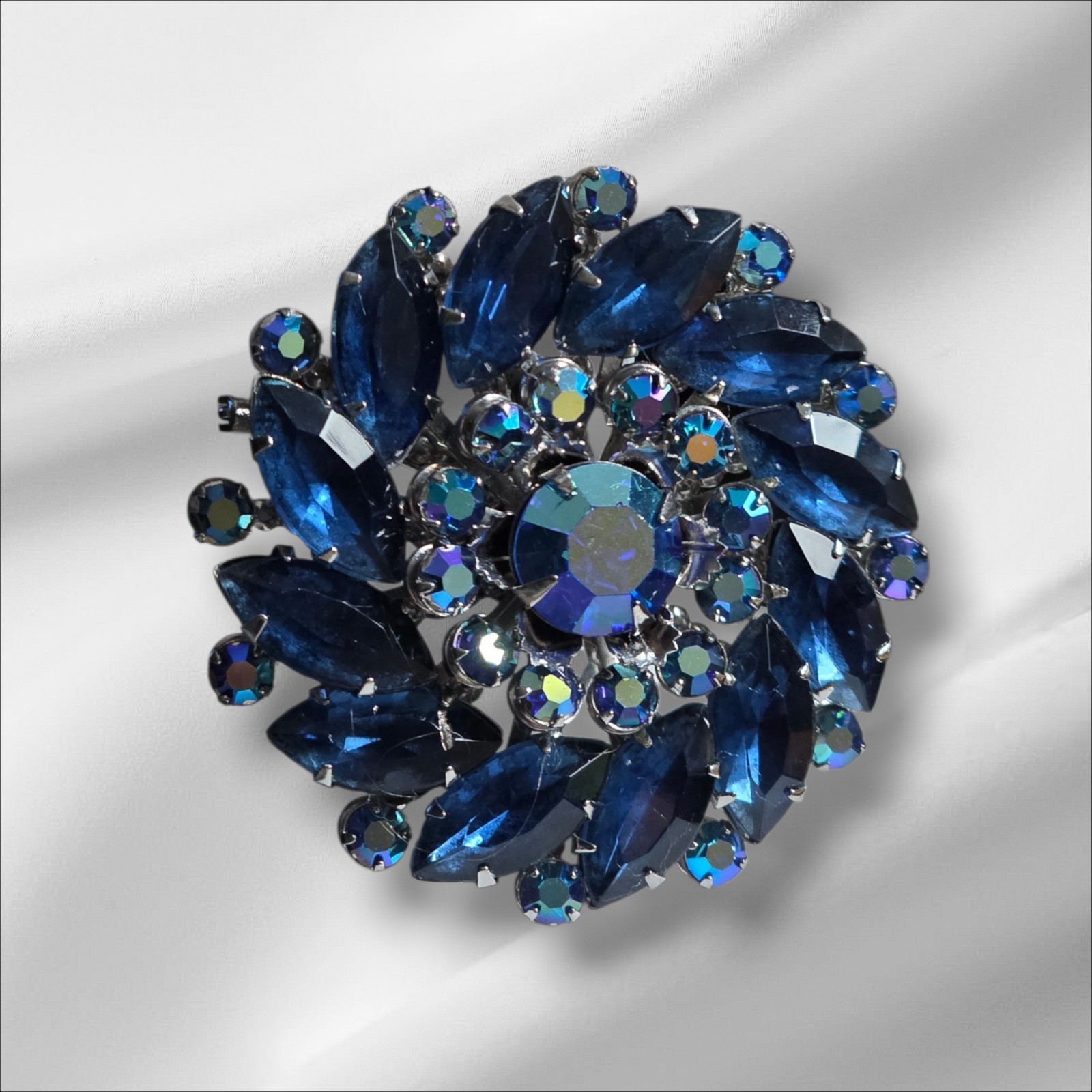 Vintage Estate Sapphire Color Rhinstone Brooch 2×2 In