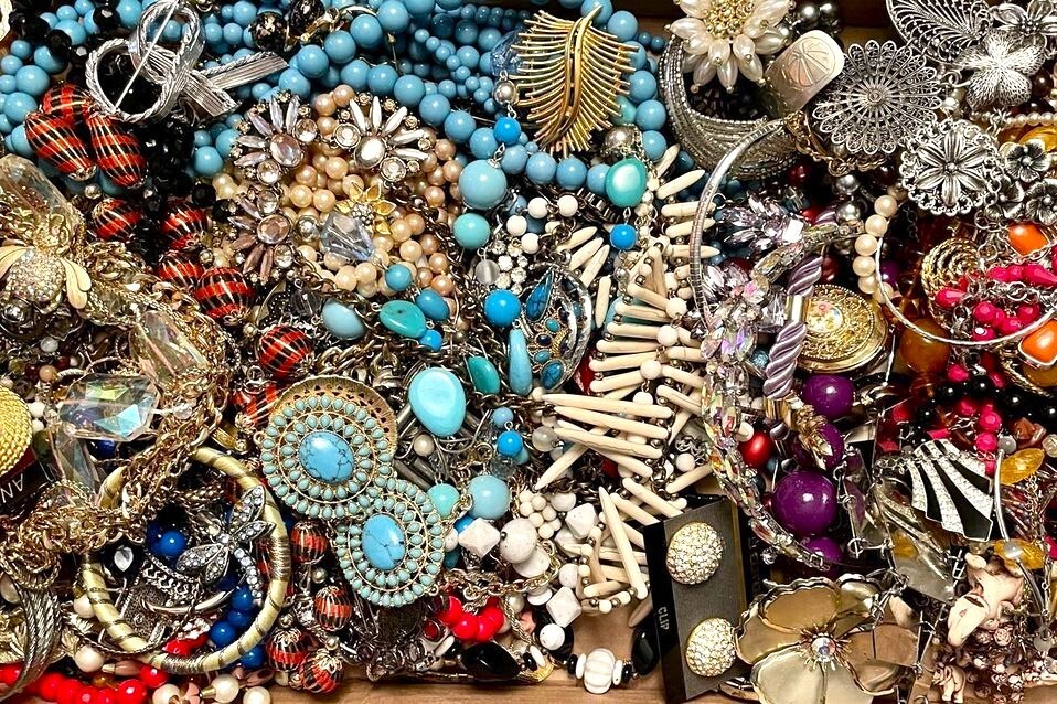 1 Lb Unsorted Jewelry Vintage & New Lot Craft Junk & Wear Resell Mixed Tangles