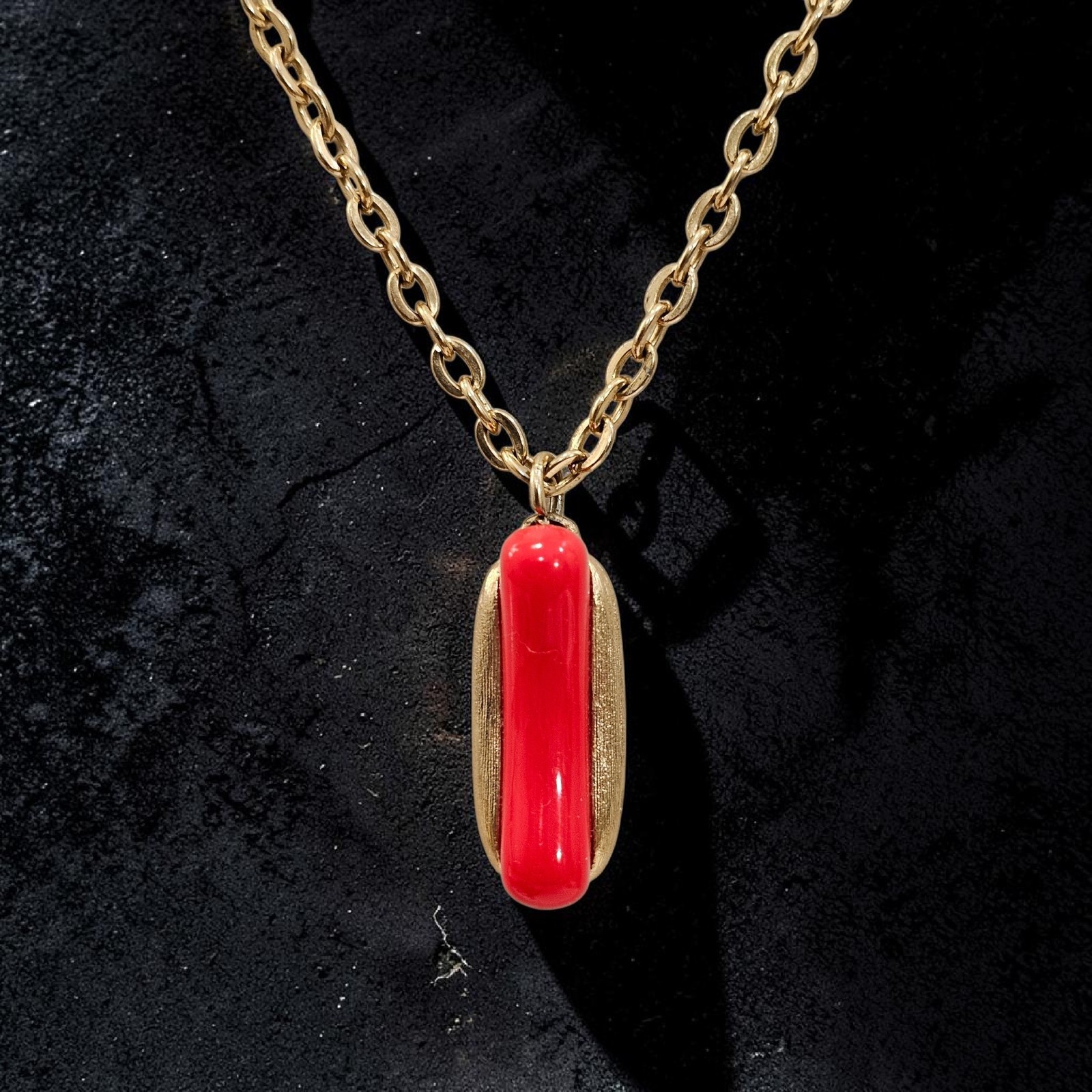 Vintage AVON 1975 Put On The Dog HOT DOG in Bun Pendant Charm Chain Necklace