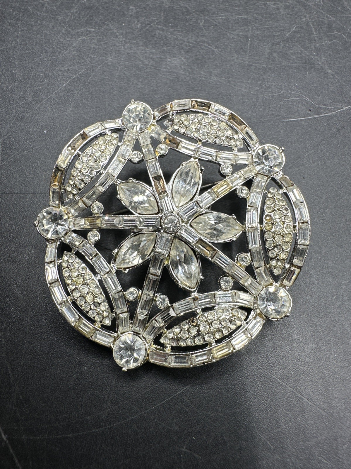 UNSIGNED BEAUTY Vintage Art Deco Clear Rhinestone Crystal LARGE Brooch PIN Read