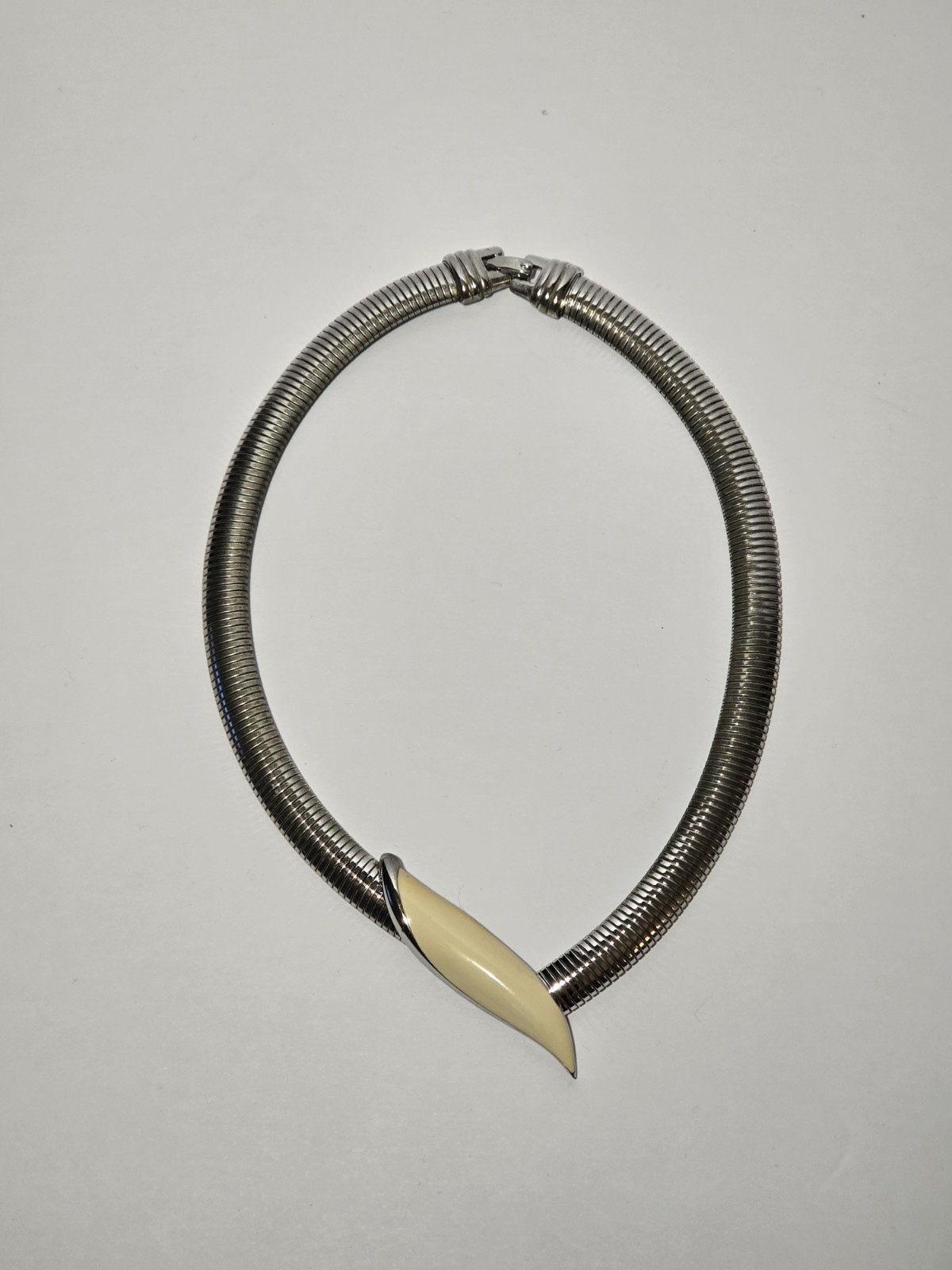 Vintage 80s Monet Omega Collar Choker Enamel Silver Tone Necklace 15.5″