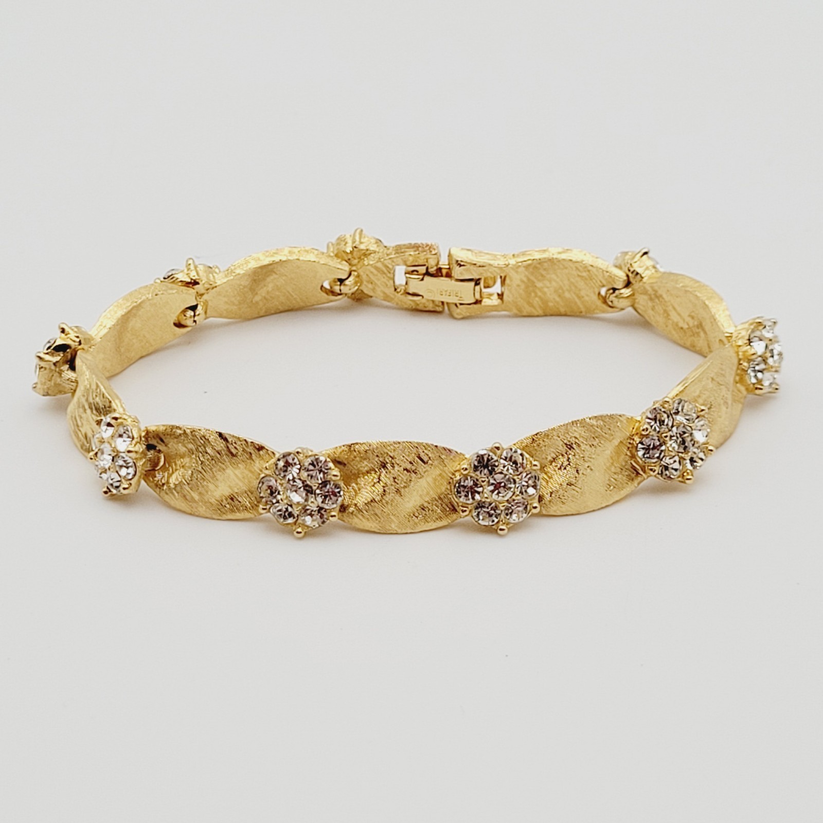 Crown Trifari April Birthday Series Ribbon Flower Clear Rhinestone Link Bracelet