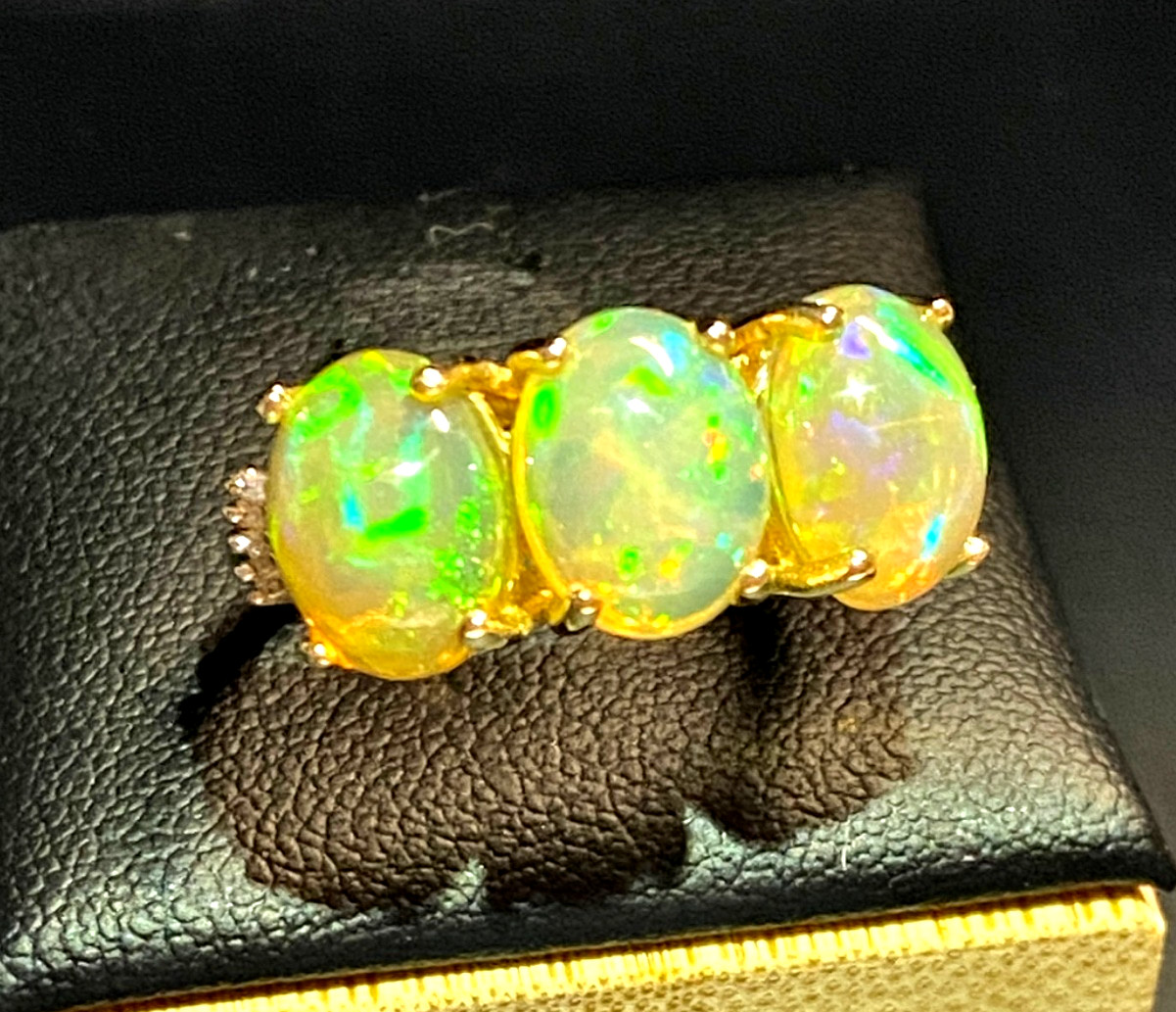 Dazzling 14kt Yellow Gold Ethiopian Opal and Diamond Ring Size 7 1/4 7.25