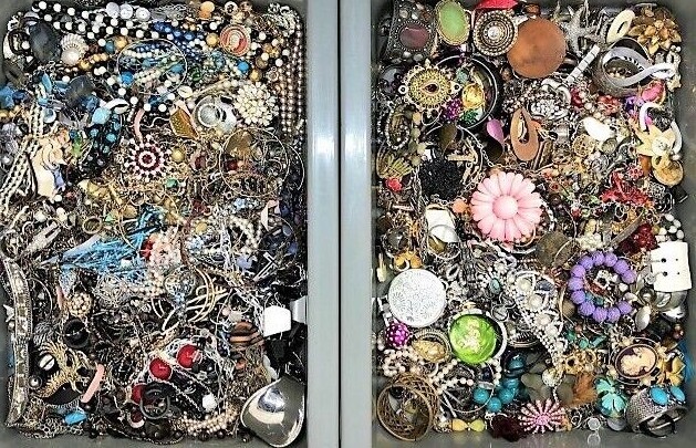 20 HUGE POUNDS Jewelry Lot Vintage Mod Junk Craft Good Wear Resell MIXED TANGLED
