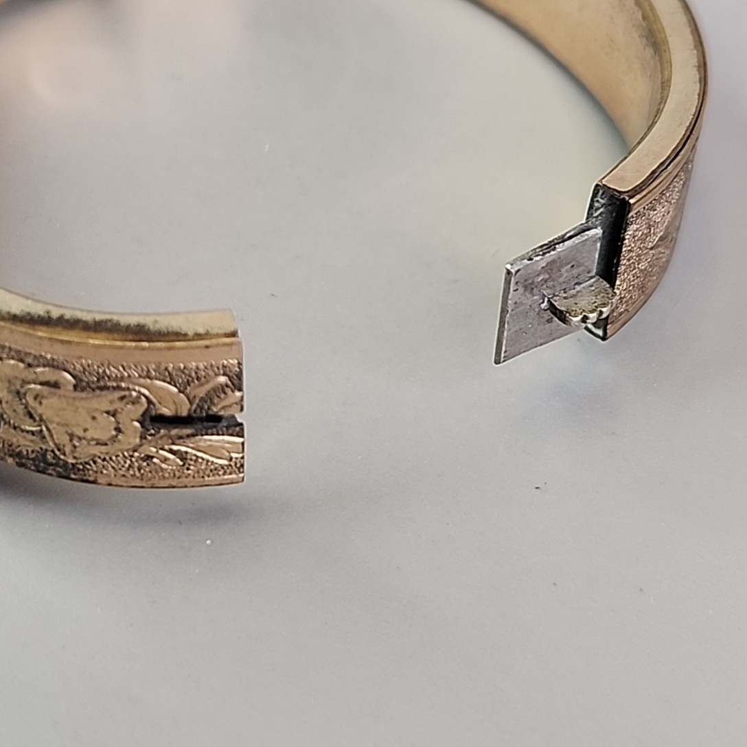Antique B & B Victorian Belt Bracelet Hinged Buckle Etched Gold Filled 5.75″
