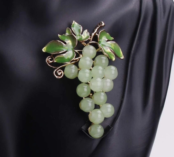 Bohemian Luxury Glass Grape Brooch Pin Alloy Enamel Rhinestone Fruit Badge
