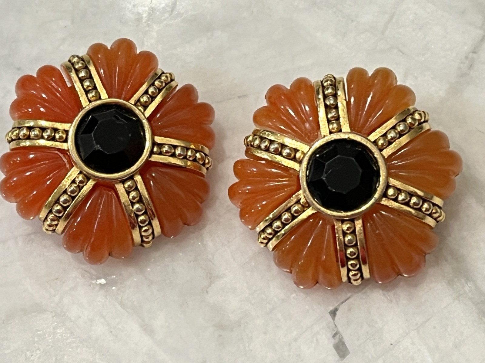 Vintage Chunky Round Butterscotch Acrylic/Resin Statement Clip-on Earrings 1.50″