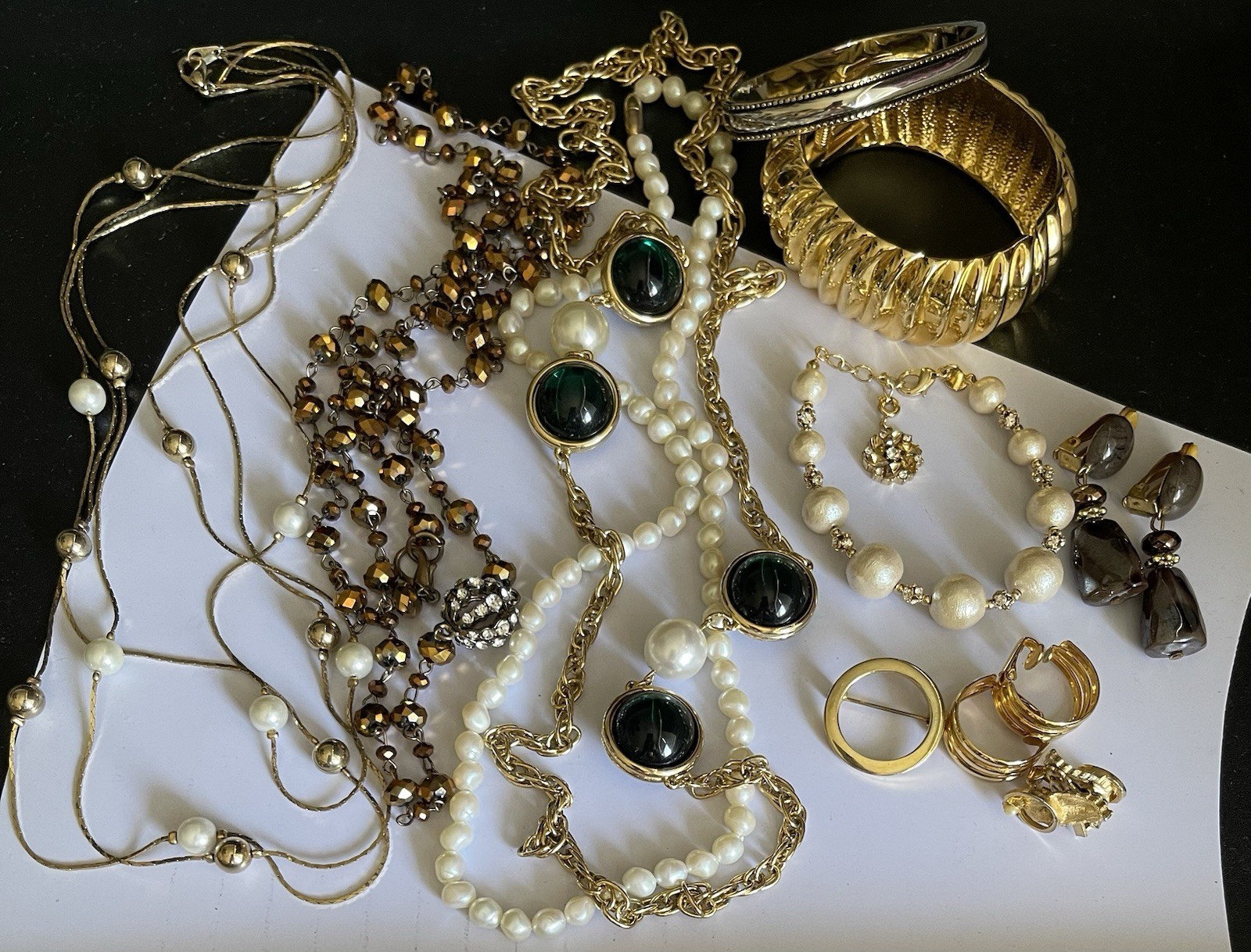 Vtg Gold Tone Fashion Jewelry Lot of 10 pieces Runway Statement