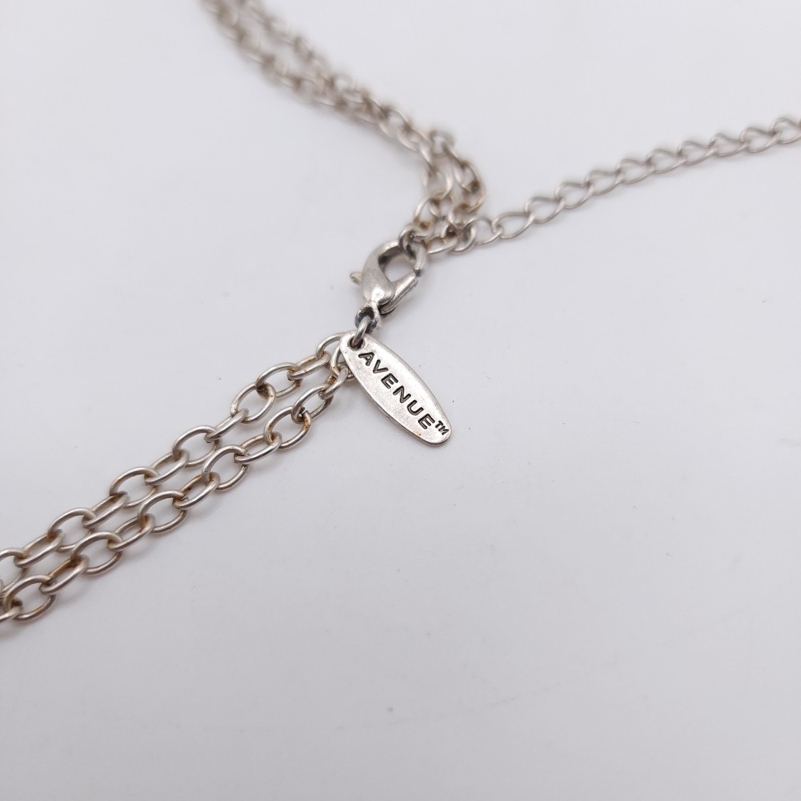 Vintage Avenue Signed Necklace Silver Tone Cream Stone Statement Pendant 18-21in