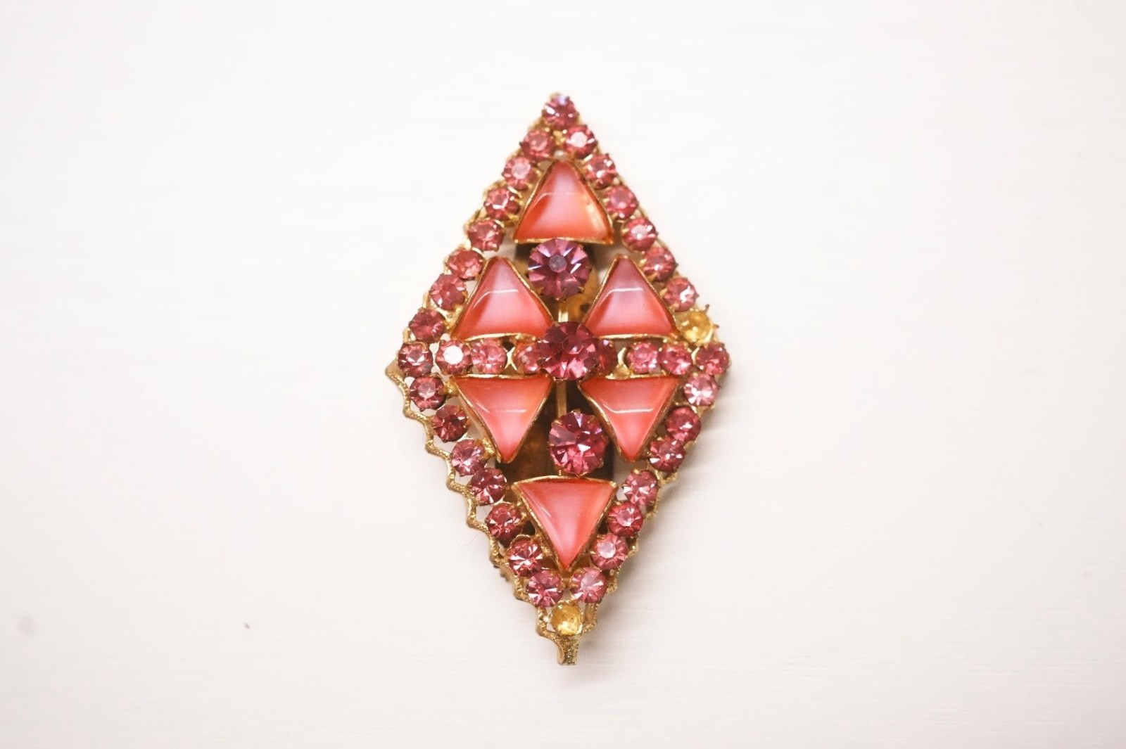 Vintage brooch Gablonz rhinestone pink glass stones gold-plated 5.5 cm.