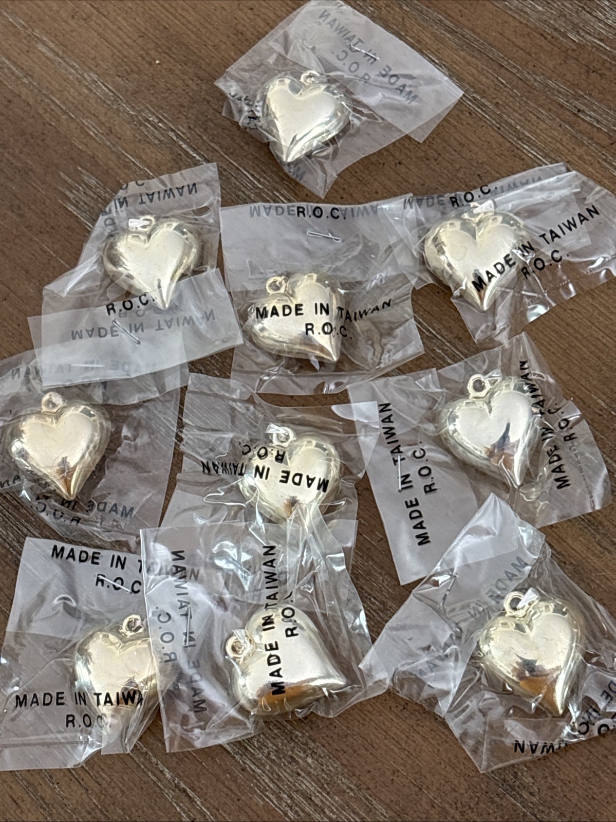 Lot Of 10 Puffy Heart Silver Plated Pendant Charm 1” Taiwan 1980’s NEW NIP