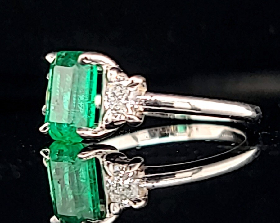 Vintage 14k White Gold Engagement Ring 1.24ct. Natural Green Emerald