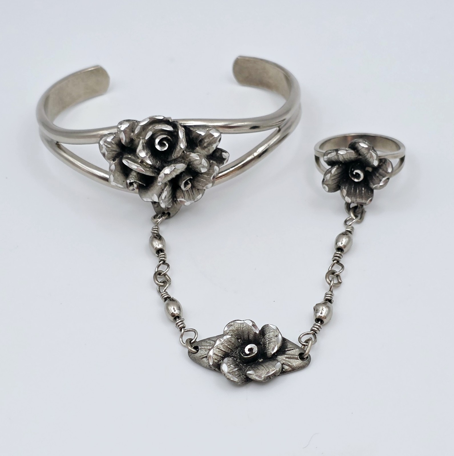 Vtg EJC Silver Tone Rose Floral Slave Bracelet Chain Ring Set Hand Harness Cuff