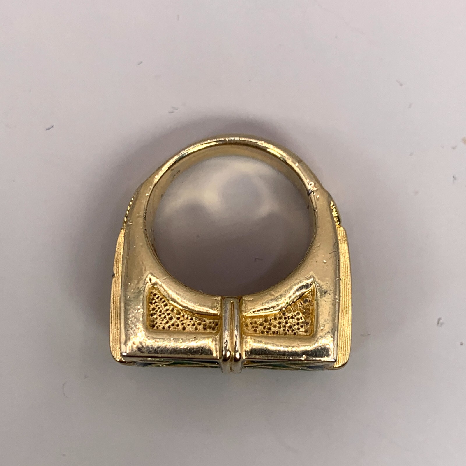 POLCINI Ring Vintage Enamel Heart Cocktail Costume Brushed Metal Gold Tone