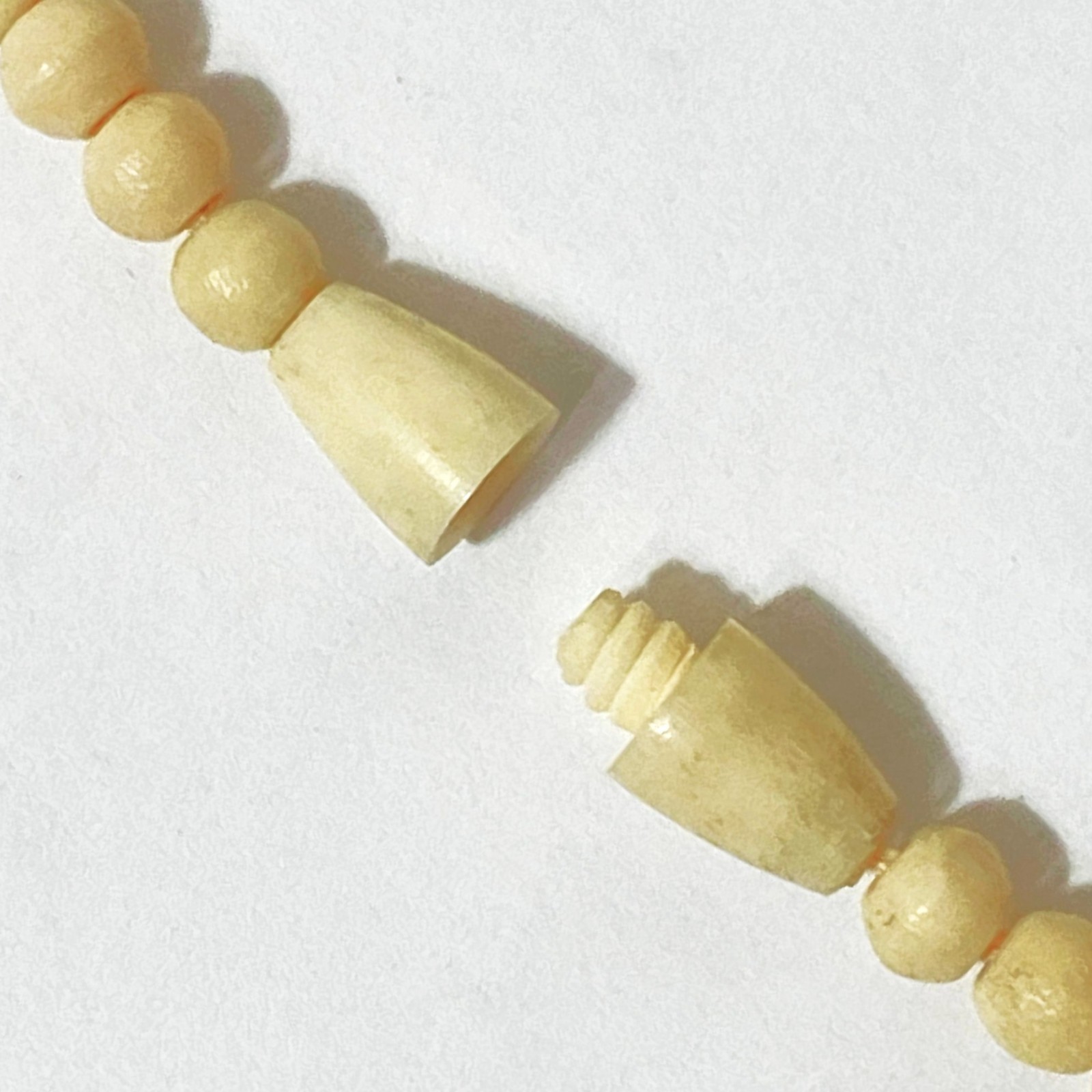 19″ Bovine Bone Necklace 29-Carved Rose, 50-Smooth Graduated Beads 4mm-22mm