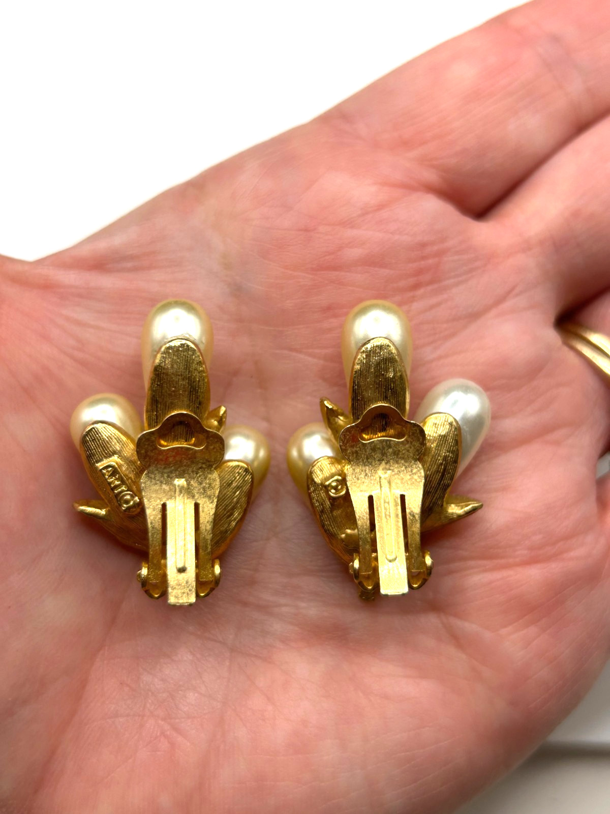 VINTAGE ARTHUR PEPPER CATTAILS EARRINGS CLIP ON PEARL RHINESTONE GOLD TONE