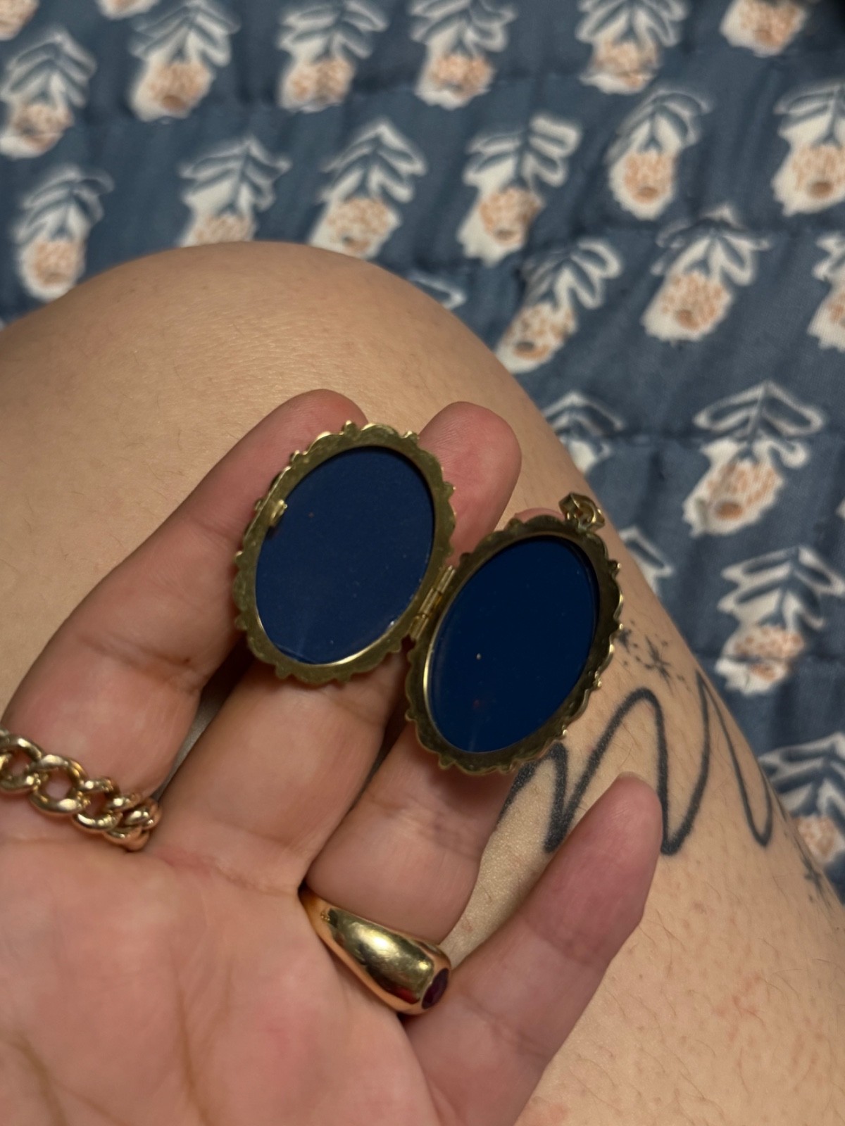 9k gold locket
