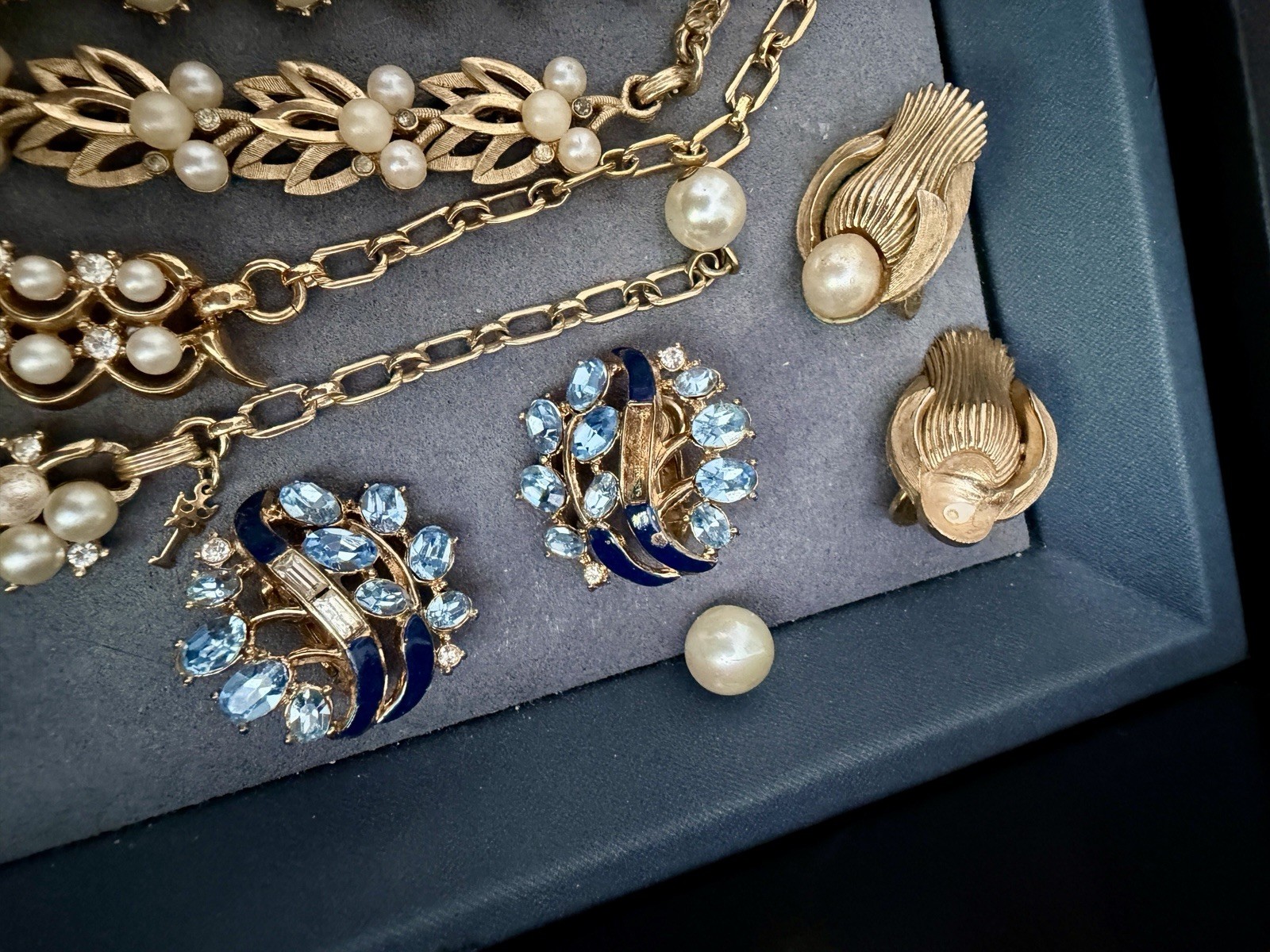 Vintage 100% CROWN TRIFARI Jewelry Lot Missing Stones Minor Repairs 38 Pieces
