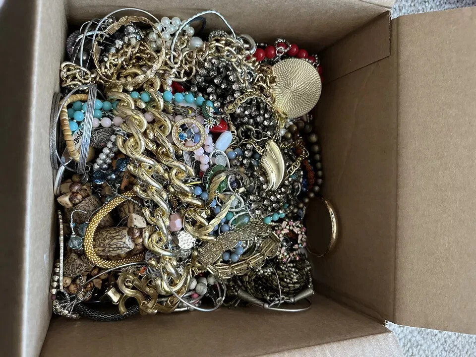 Jewelry 1 lb Lot -All intact ,Wearable, Estate, Vintage to Modern – Lot #GH12