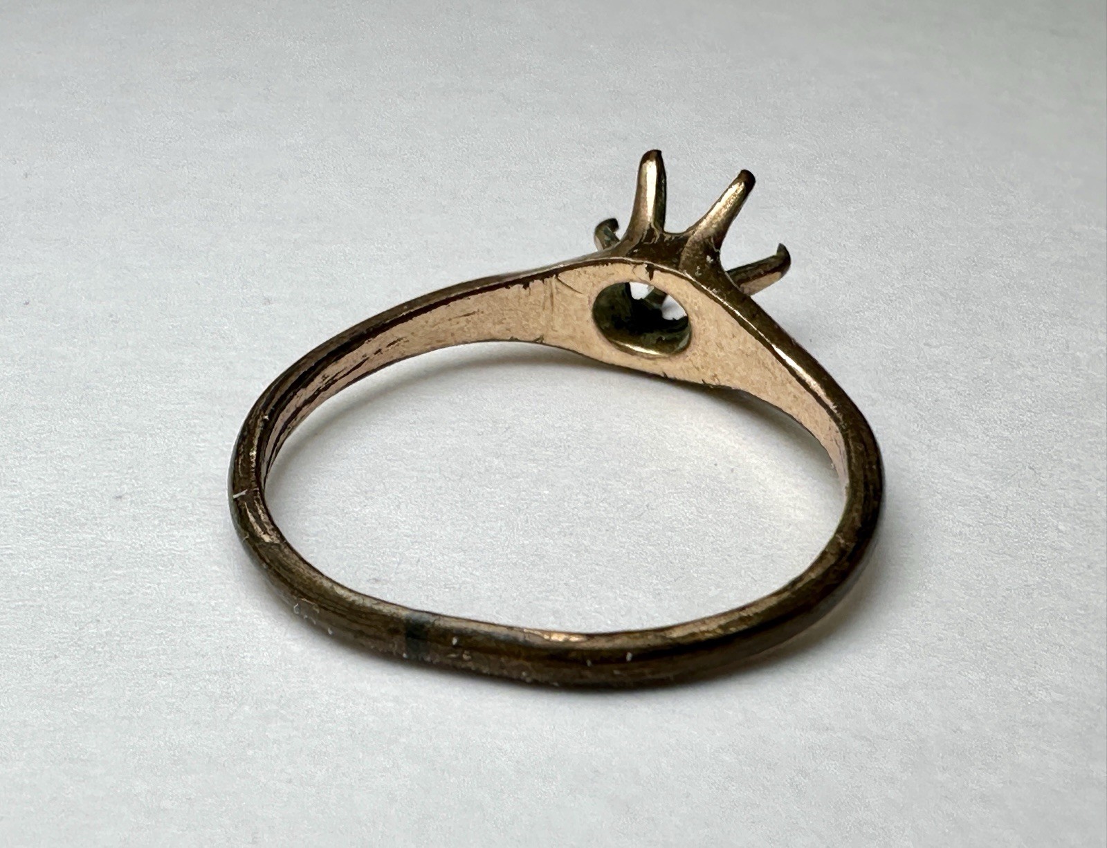 2 Vintage Gold Shell Rings, Unknown Sizes & No Stone