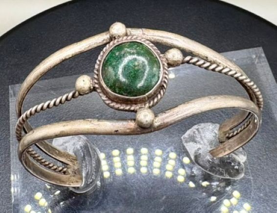 Vintage Sterling Silver 925 Green Stone Cuff Bracelet Open Bangle Artisan Boho 2