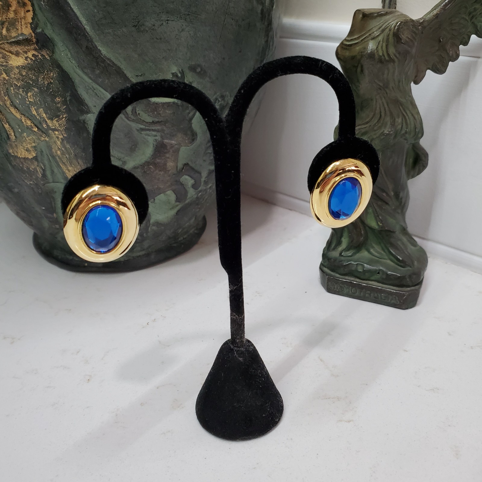 Clip On Earrings Faceted Blue Stone Designer VTG Gold Tone Lightweight with Pads
