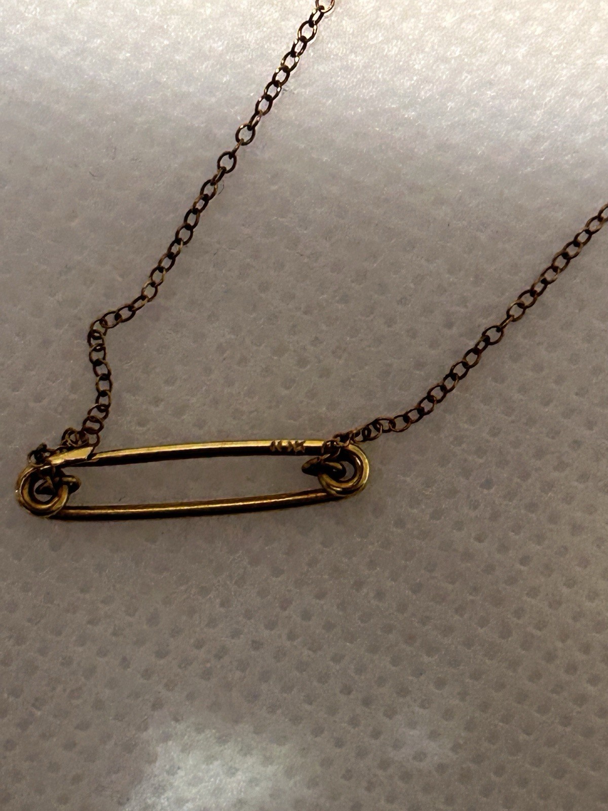 10k Gold Safety Pin Sweater Cable Chain Brooch