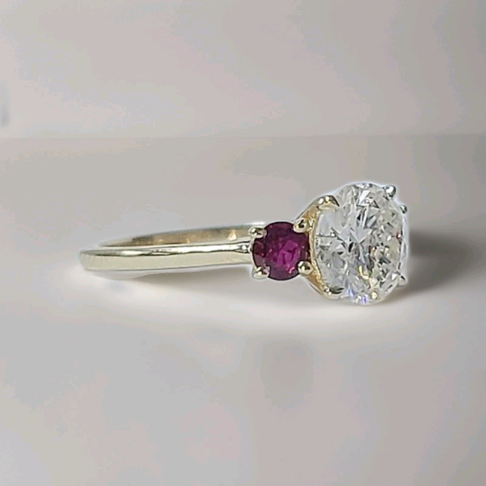 14K Yellow Gold Engagement Three Stone Ring 1.64CT.Natural Round Cut Diamond