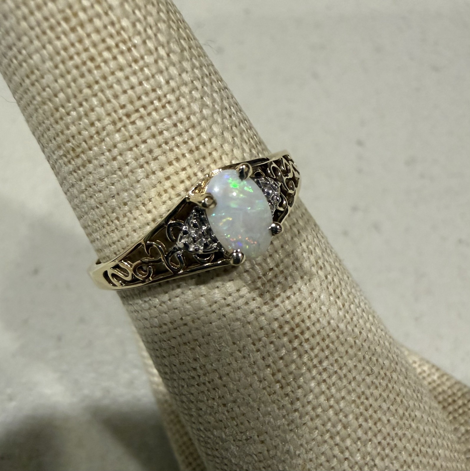Vintage T&C 10k Gold Opal Ring Size 6.75