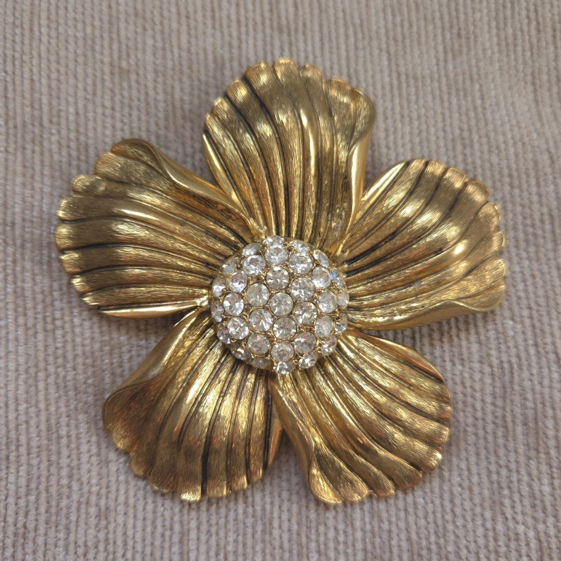 VTG Signed Omjent Large Textured Gold Tone Flower Brooch Rhinestone Dome Center