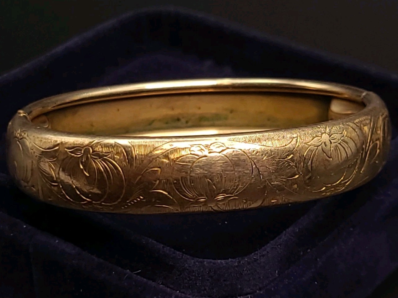 Antique Victorian Gold Filled Engraved Floral Hinged Bangle Bracelet 18cm
