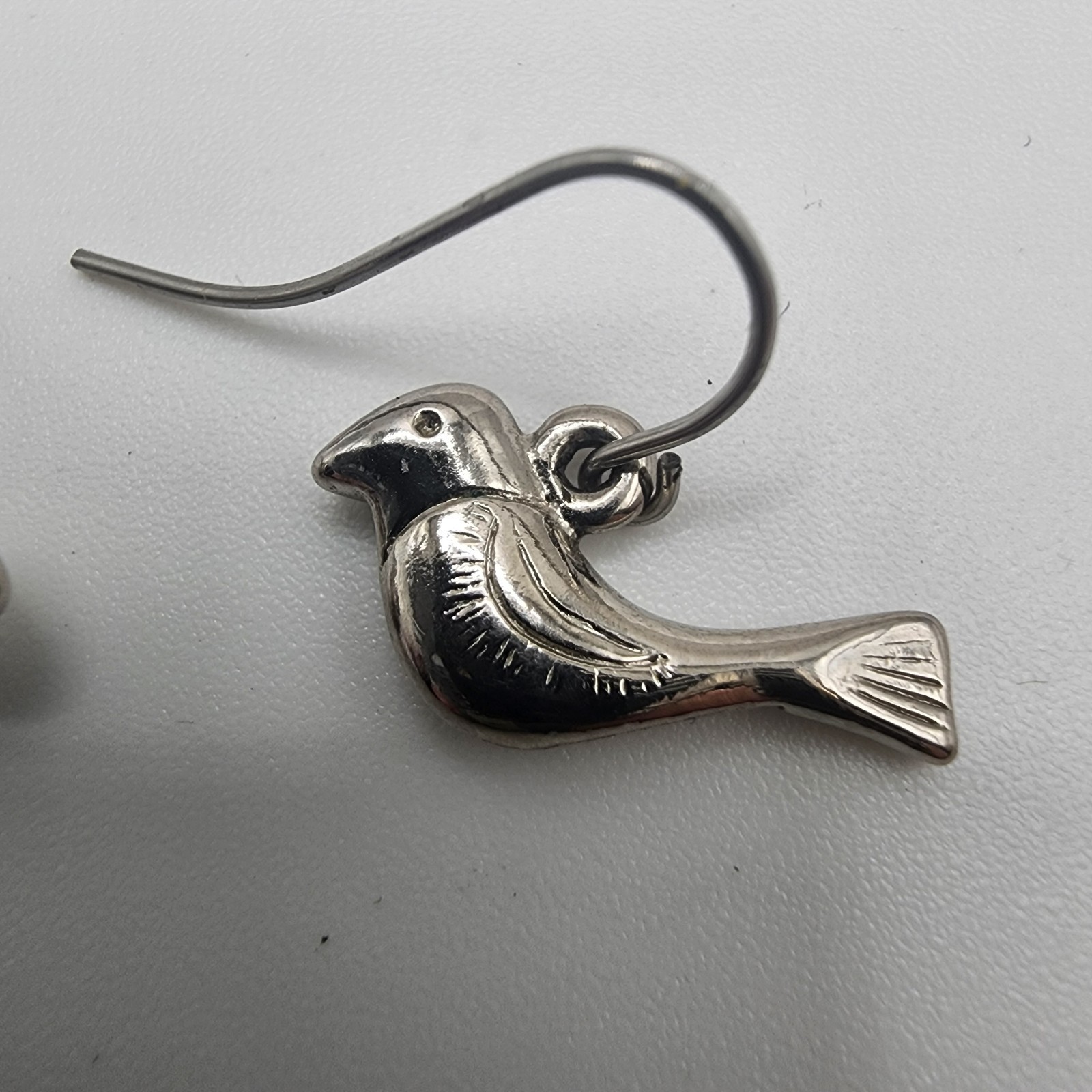 Women’s Silver Toned TRIFARI Earrings Dangle Bird Dove Sparrow Pigeon Vintage