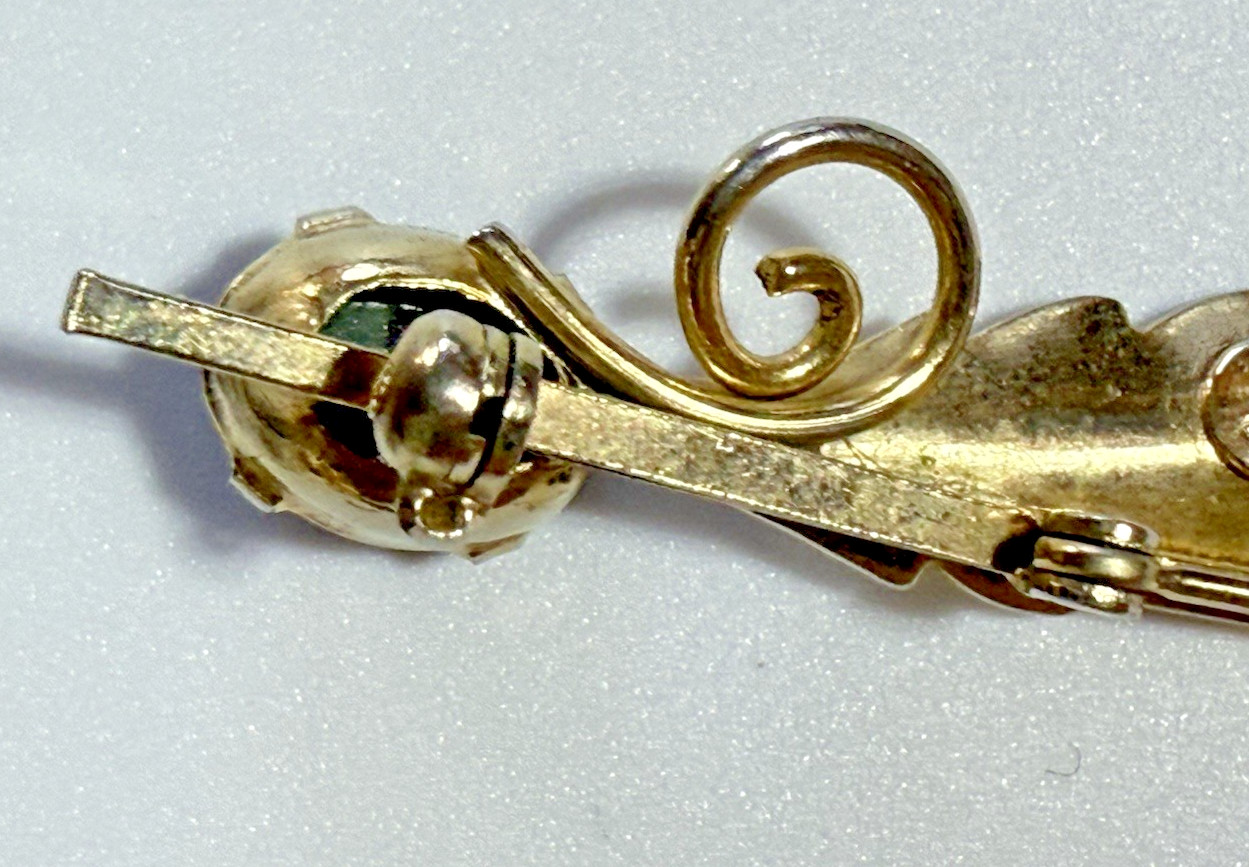 Vintage 12KT Gold Filled Signed LUND Leaf Brooch w Black Cabochon | Mid Century