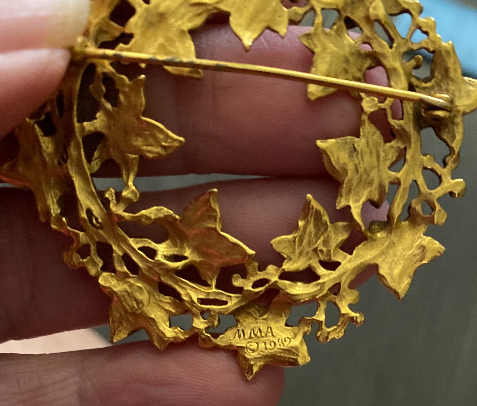 Vintage 1989 MMA Gold Plated Wrath Grape Leaf Vine Brooch 2” Diameter
