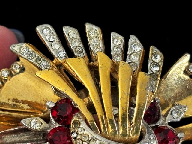 1940s Signed REINAD Gold Plated RED CLEAR CRYSTAL LG Layered FLOWER Pin Brooch