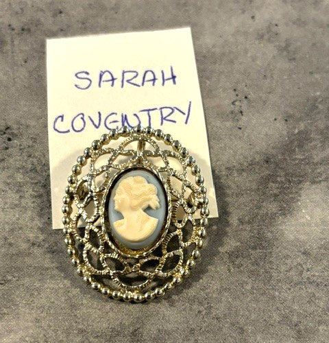 Vintage Sarah Coventry Cameo Brooch Pin/Pendant Silver Tone Light Blue Lace