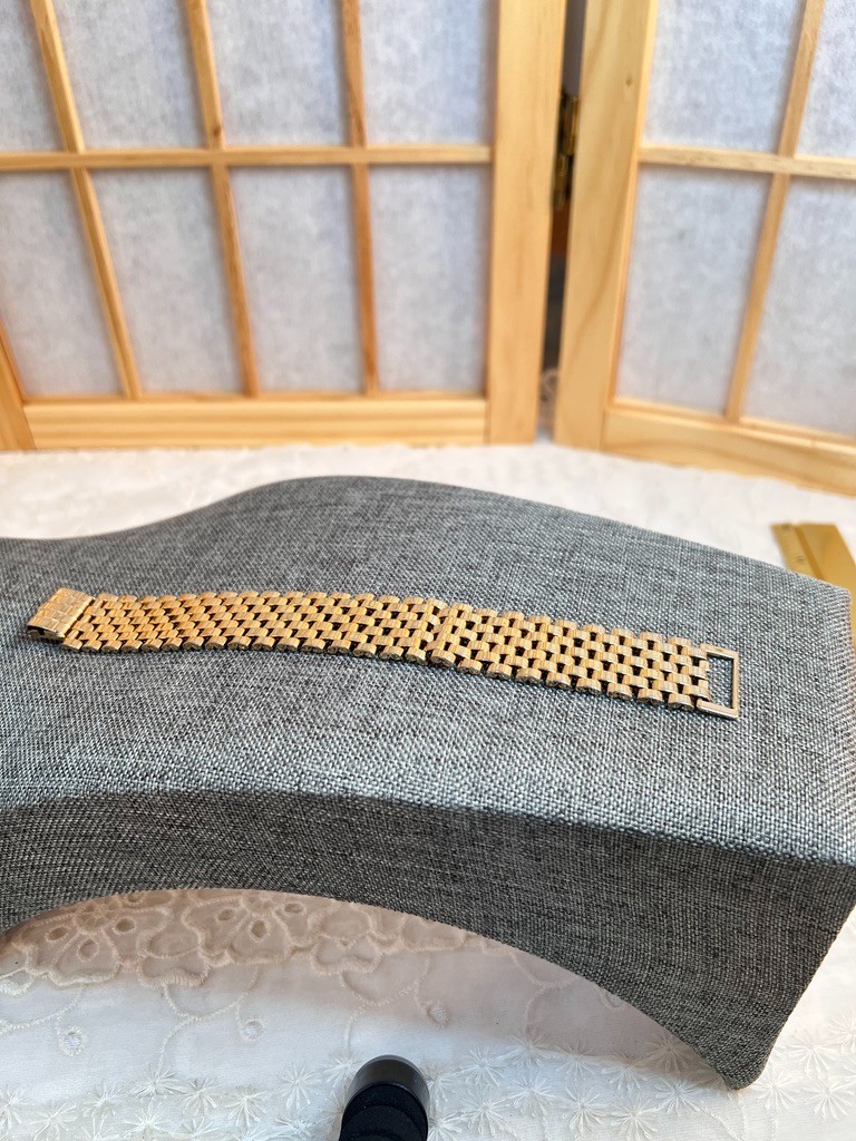 Vtg Gold Toned Link Bracelet Made in Hong Kong 7.5″L