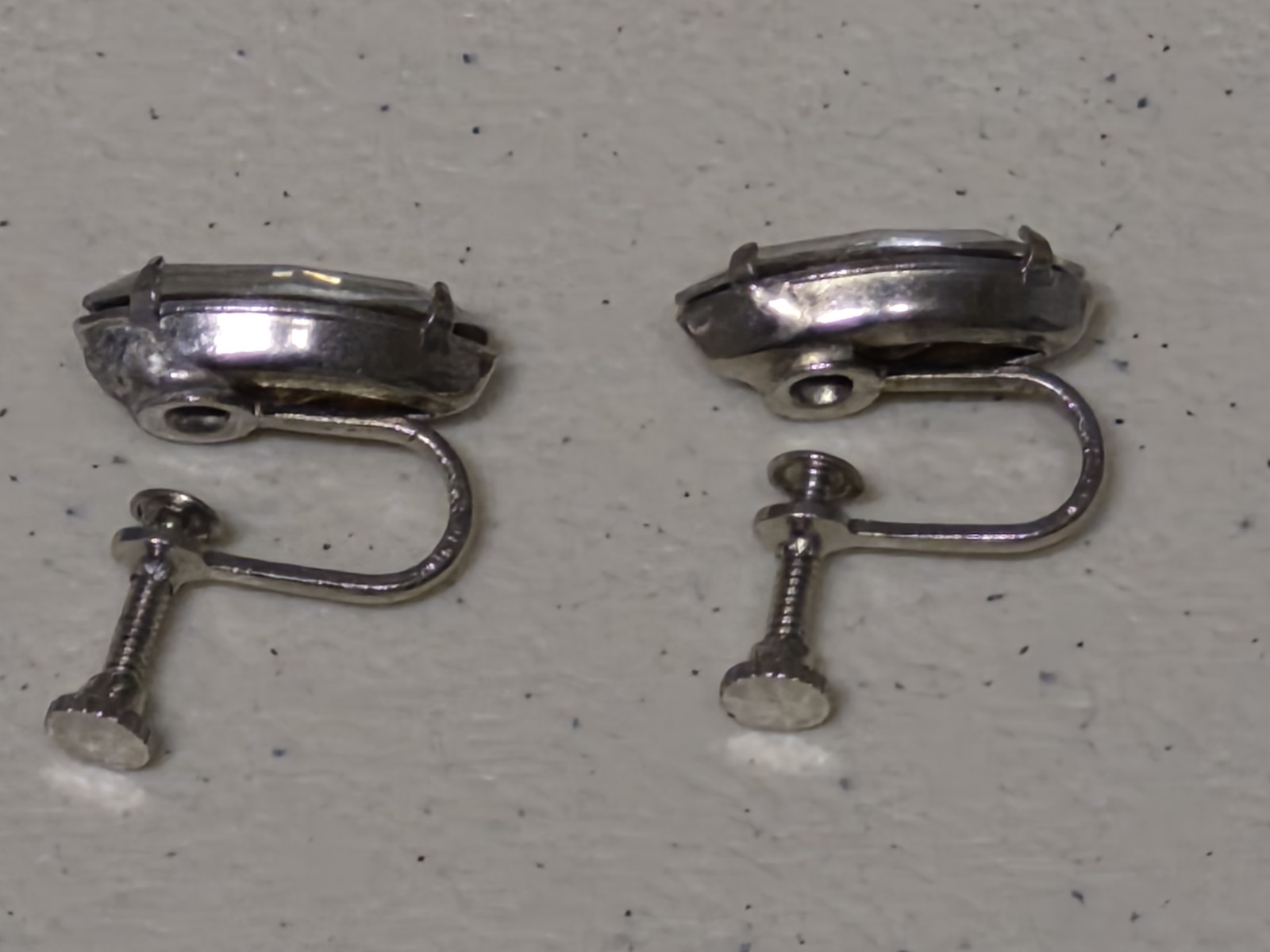 VTG Pair of Earrings Silver Tone Metal Screw Back w/Clear Faceted Rhinestones