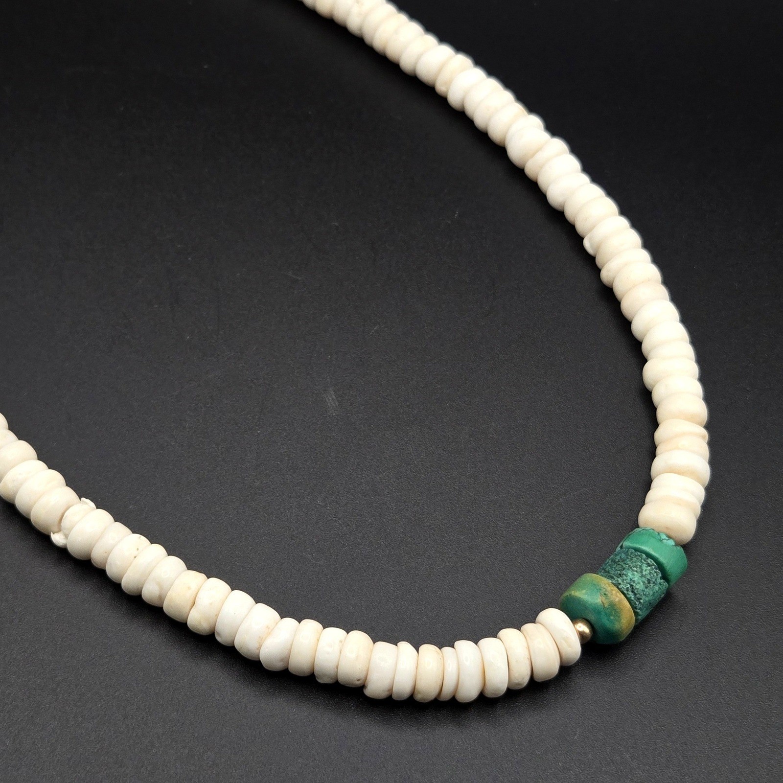 Vintage Puka Shell Necklace Turquoise and Green Dyed Stone Accents 17″ Surfer