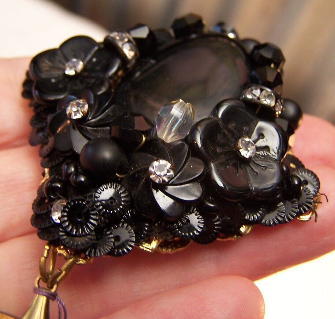 Unsigned Miriam Haskell Pendant/Vtg Black Molded Glass Floral Beads/NOS w Tag