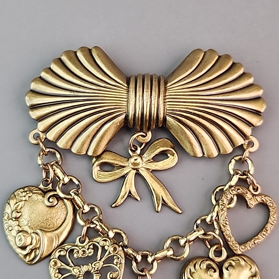 Vintage Heart Dangle Brooch Chatelaine Style Gold Tone Bow 2 1/8″