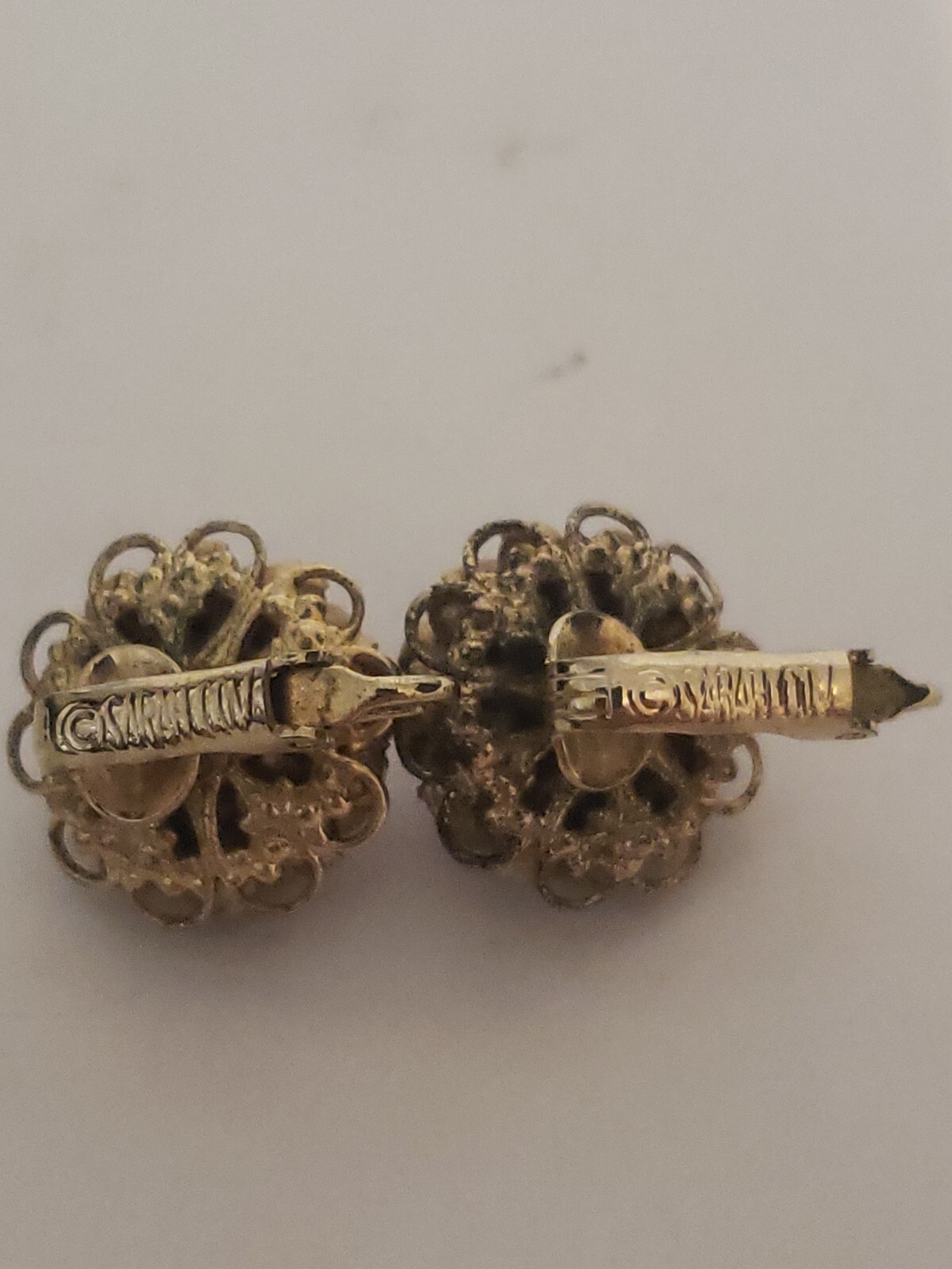 Sarah Coventry Wisteria Garnet Flower Gold Tone Filigree Clip On Earrings