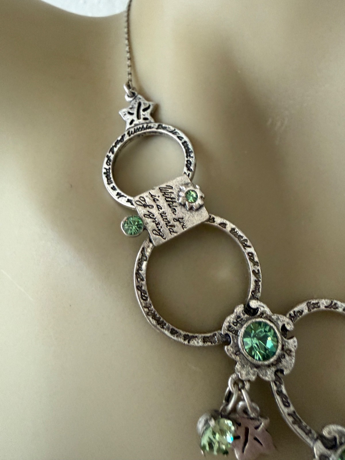 ESTATE PILGRIM DANISH DESIGN SIGNED SILVER TONE GREEN GLASS SPRING NECKLACE 17″