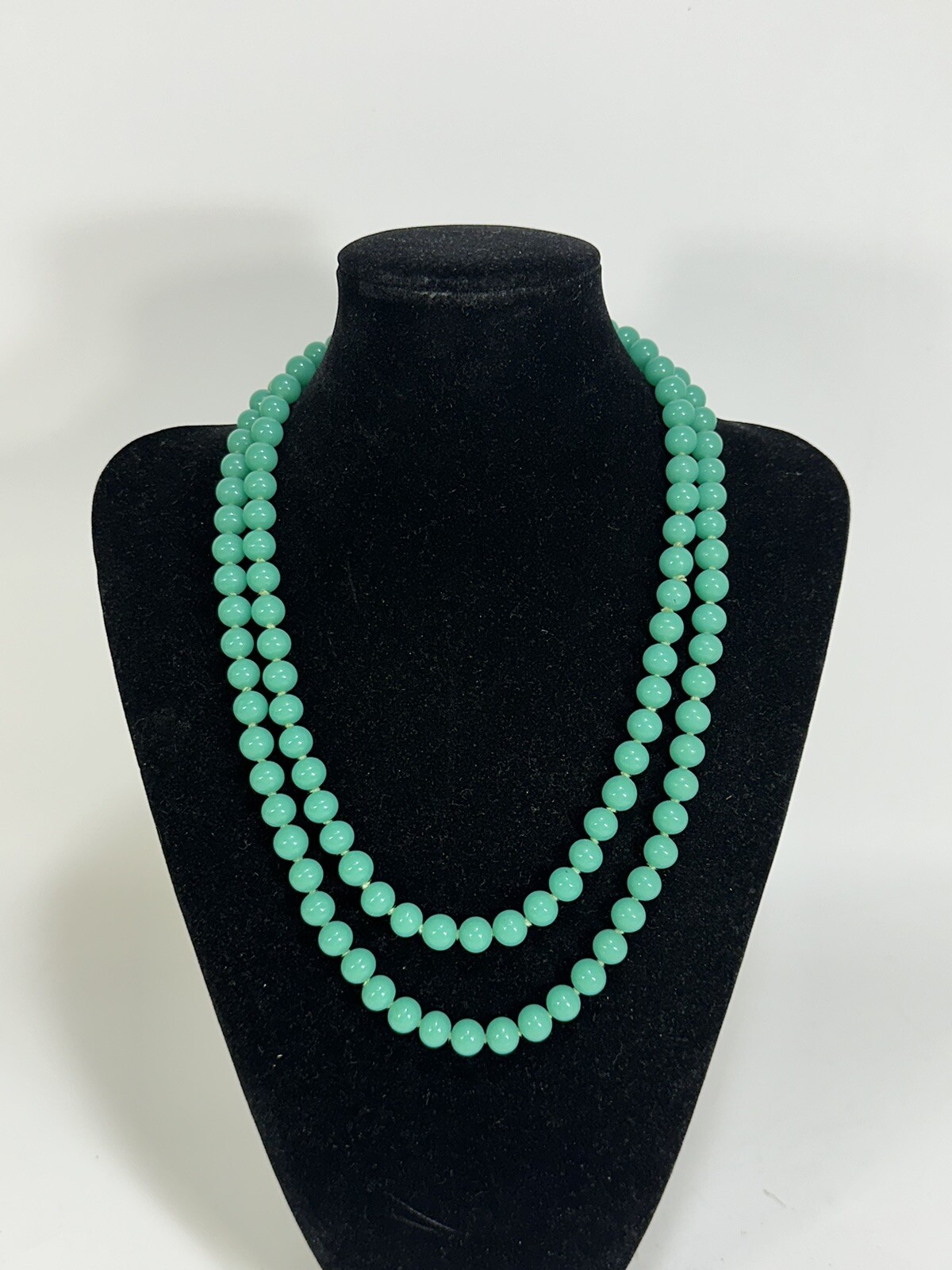 Vintage Double Strands Hand Knotted 13mm Green Jade Glass Beads 20in Necklace