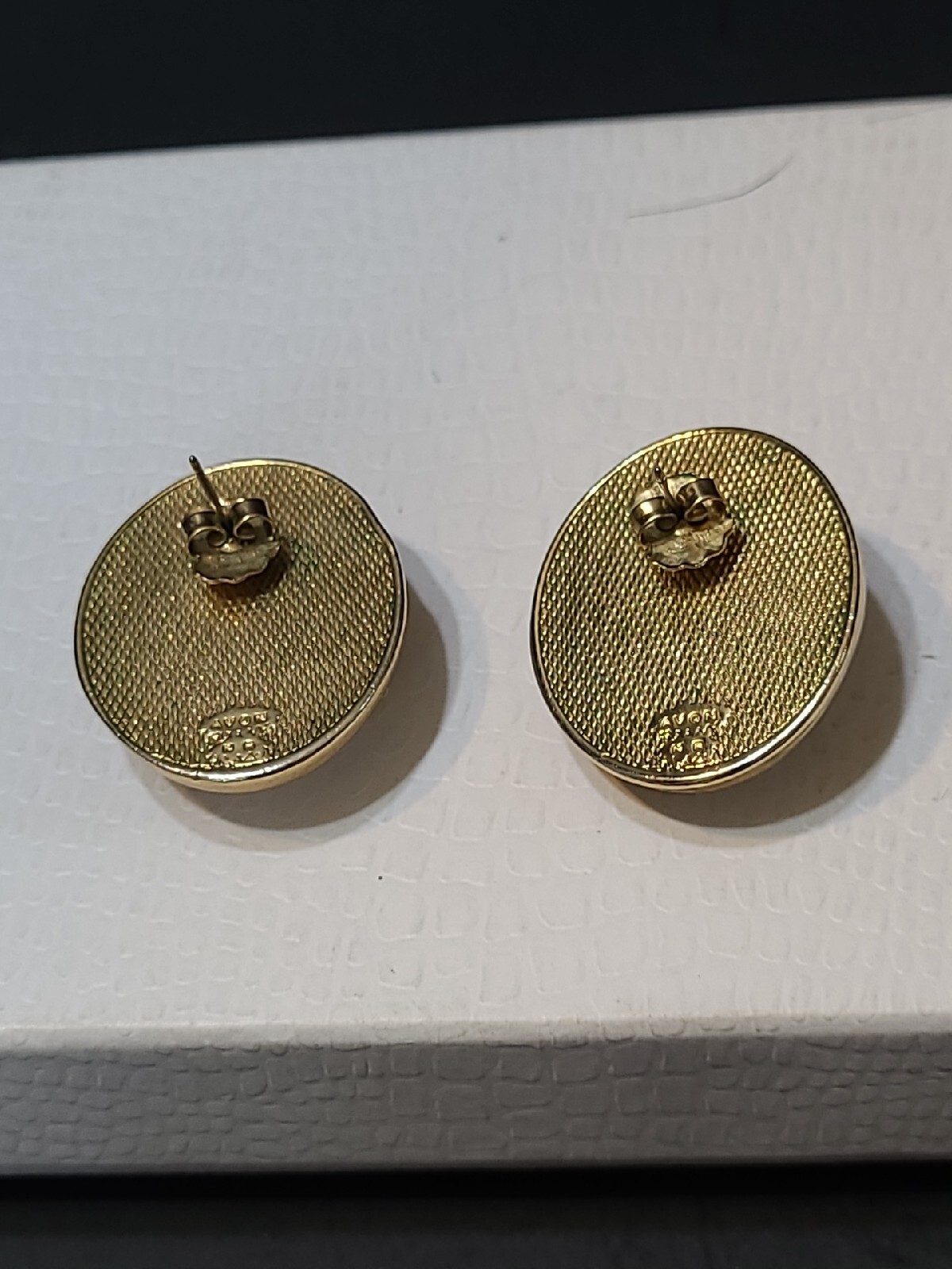 Vintage Avon N.A. Goldtone And Faux Pearl Earrings.