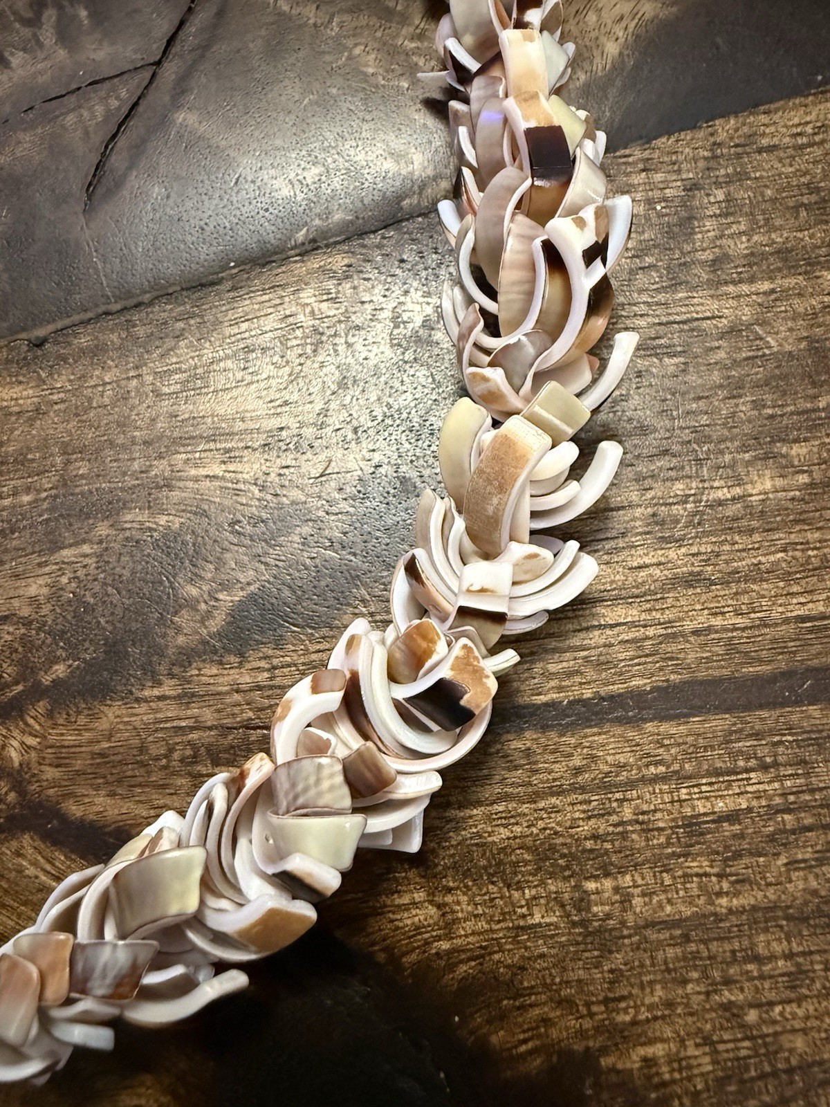 Striking Vintage Multicolor Shell Slice Hawaiian Necklace for Beach/Summer, 20”